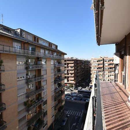 Nice And Warm Rooms Rome Exterior photo